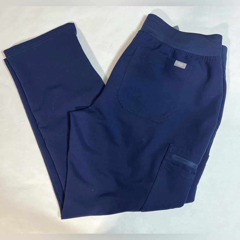 Figs size L/P yola straight leg Navy Blue scrub pant